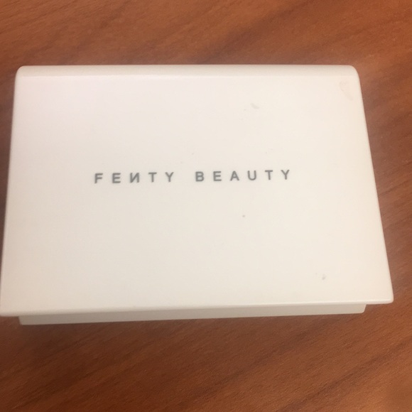 Makeup Set: Benefit / Hourglass / Fenty /Revlon - Picture 6 of 7
